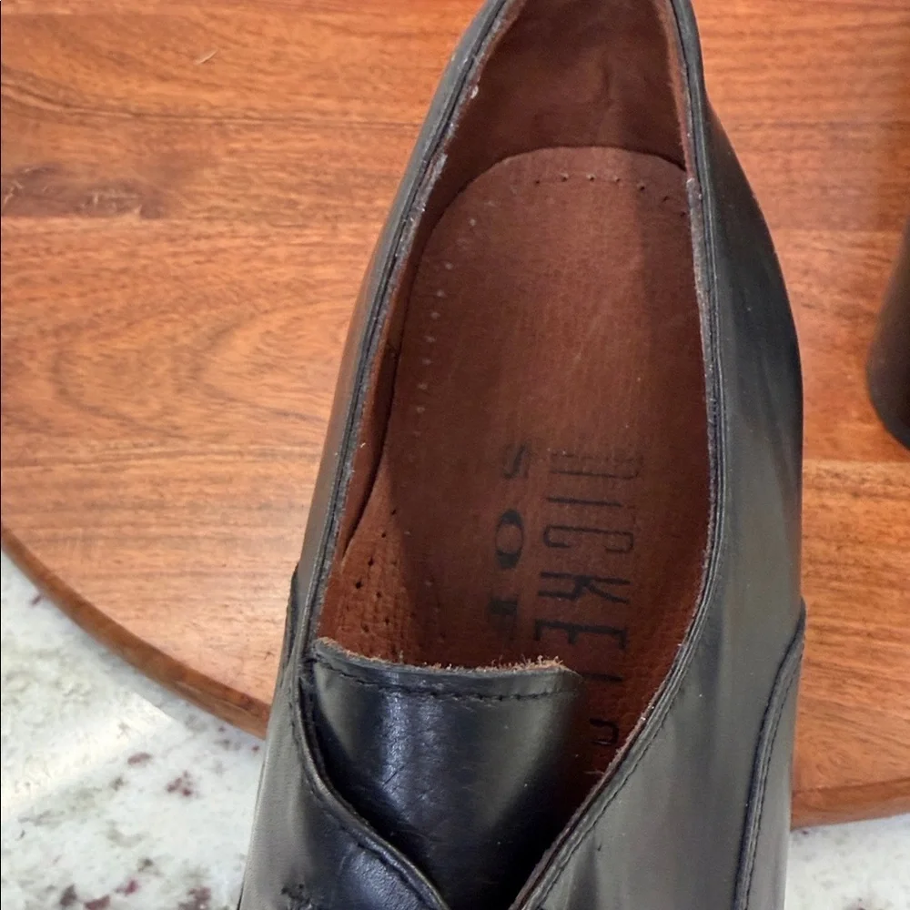 Nickels Soft Leather Vintage Button Loafers